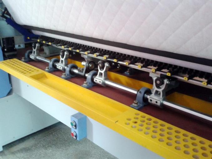 edredões do condicionador de ar da máquina estofando automatizada da multi-agulha da canela